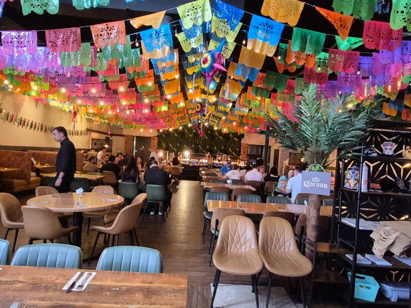 A Rustic-Chic Atmosphere That Sets the Mood Perfectly