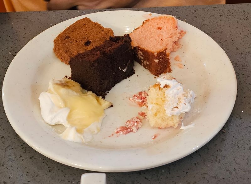Banana Pudding and Chinese Donuts Share the Dessert Spotlight