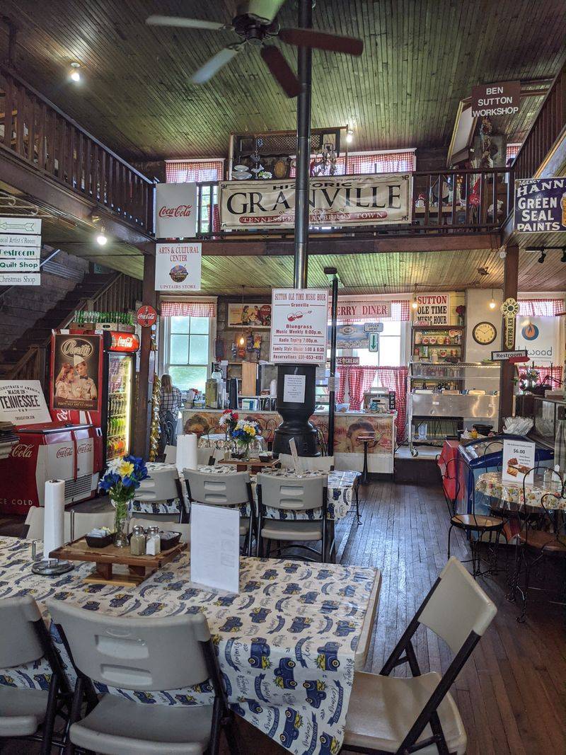 Classic Diners and Old-School Comfort Food