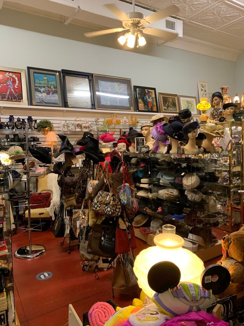 Vintage Bags and Lamps Worth a Second Look