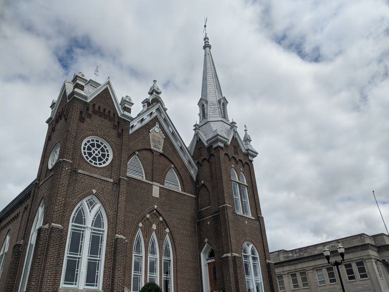 Historic Downtown McMinnville Stroll