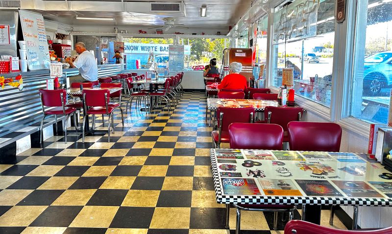 What It's Like to Eat at This Old-School Drive-In Today
