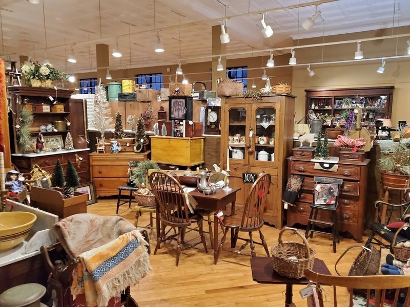 Furniture and Decor Vignettes