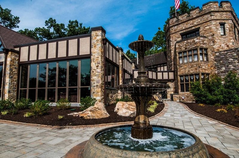 Grounds, Views, and Outdoor Charm