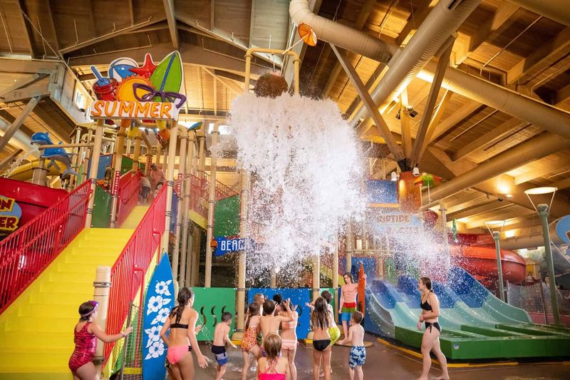 Splash Lagoon Indoor Water Park Resort - Erie