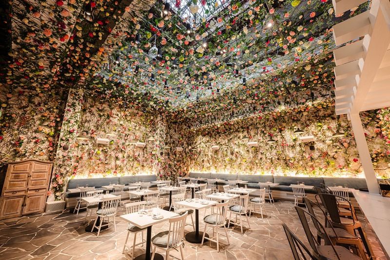 Fort Lauderdale's Most Flower-Filled Dining Room Is at TIMBR