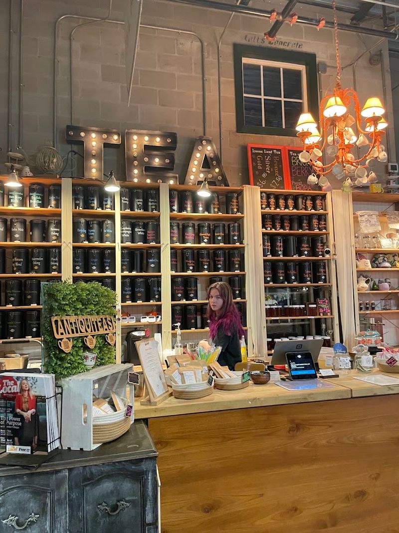 The Saturday Farmers Market Connection
