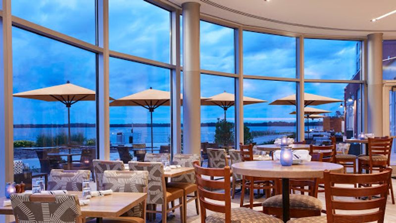 Shoreline Bar & Grille (Erie)