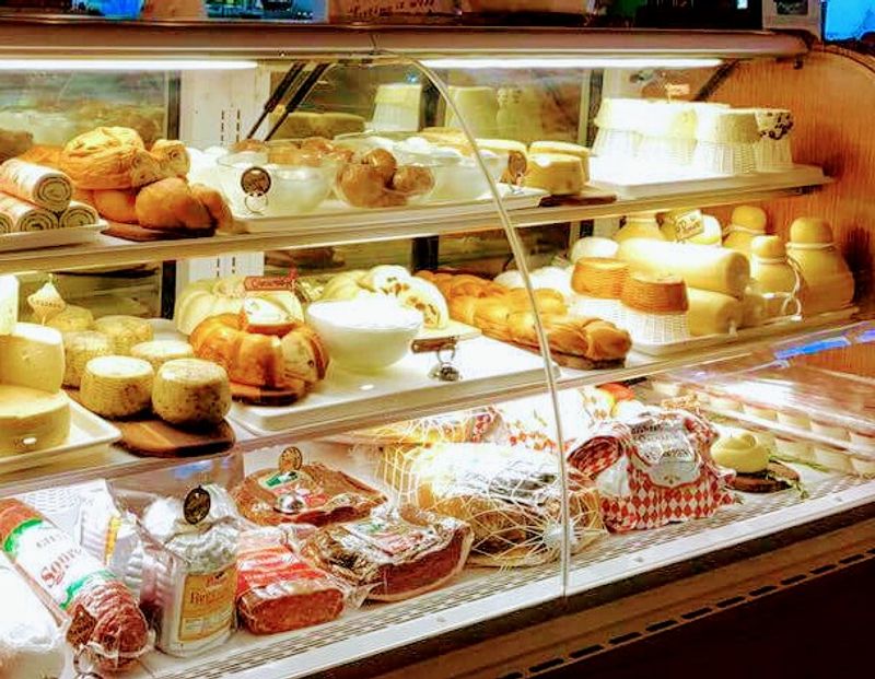 The Artisan Italian Market Experience
