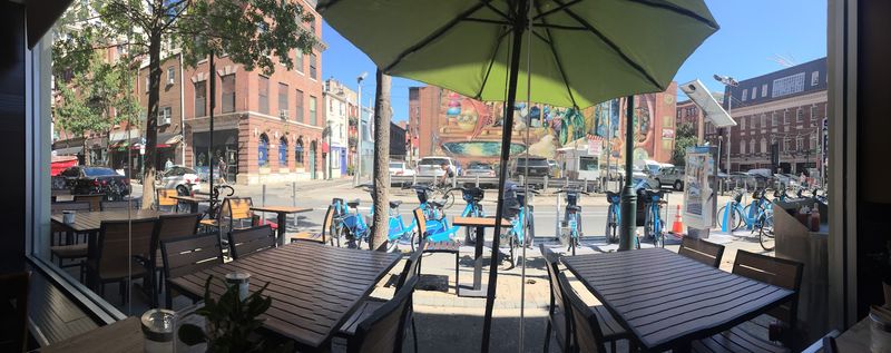 Green Eggs Caf&eacute;