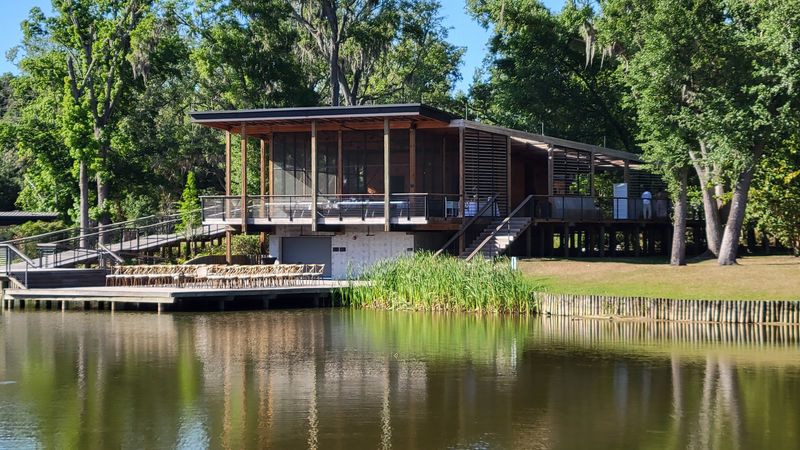 On-Site Café and Starbucks for Convenient Refreshments