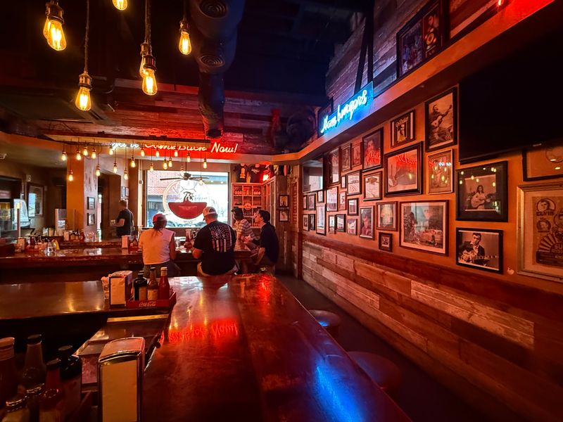 A Step Back in Time: Inside Sun Diner's 1950s-Inspired Design