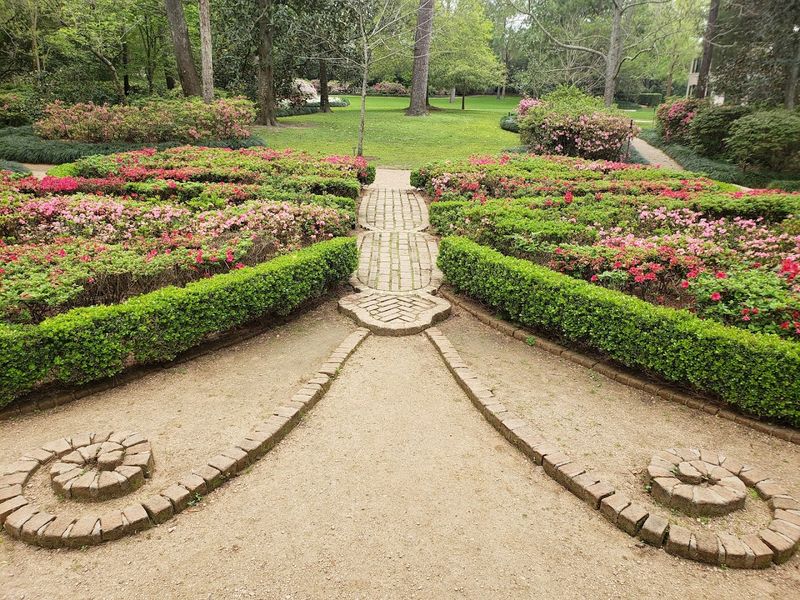 Azalea Season and When To Visit