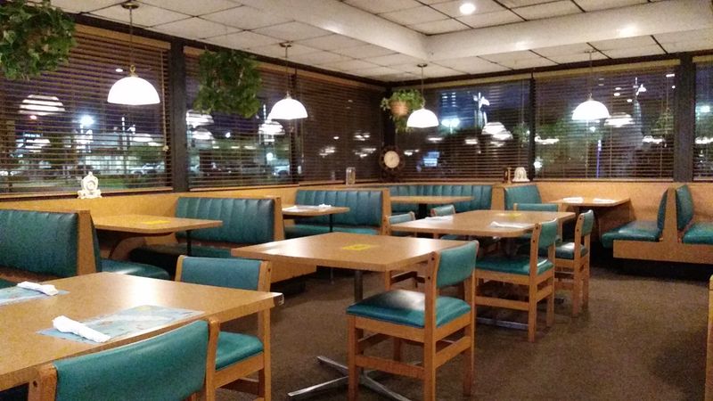 Cozy Booth Seating and Vintage Atmosphere
