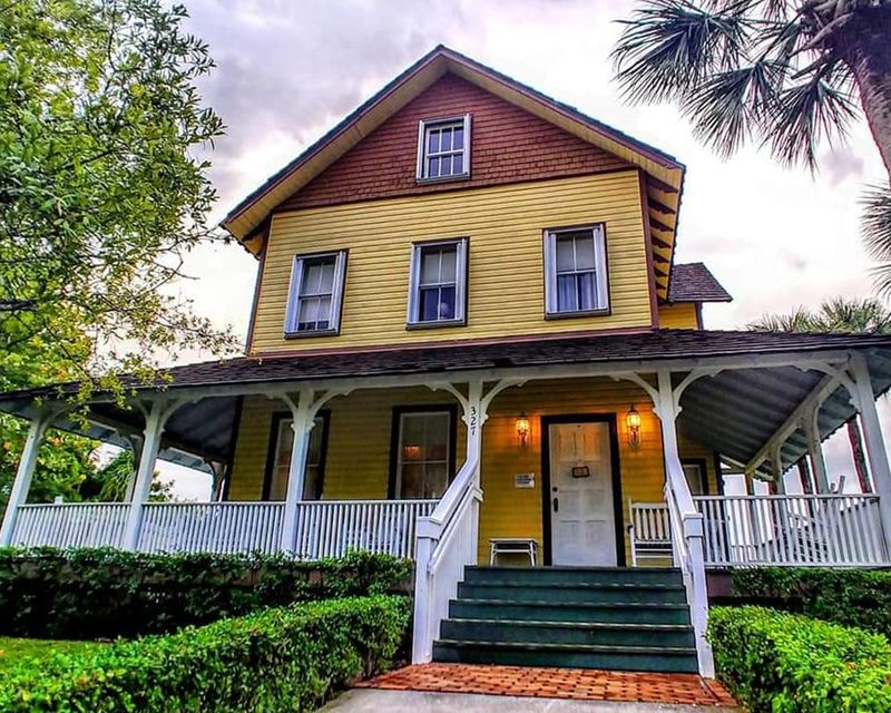 Meet The Riddle House, Florida's Most Famous Haunted Building