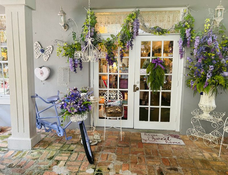 A Storybook Arrival on North Lake Shore Way