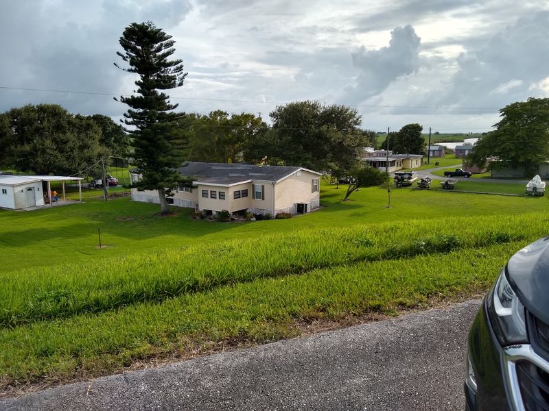 Uncle Joe's Fish Camp (Moore Haven)