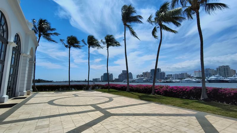 Waterfront Views and Gardens That Frame the Estate Perfectly