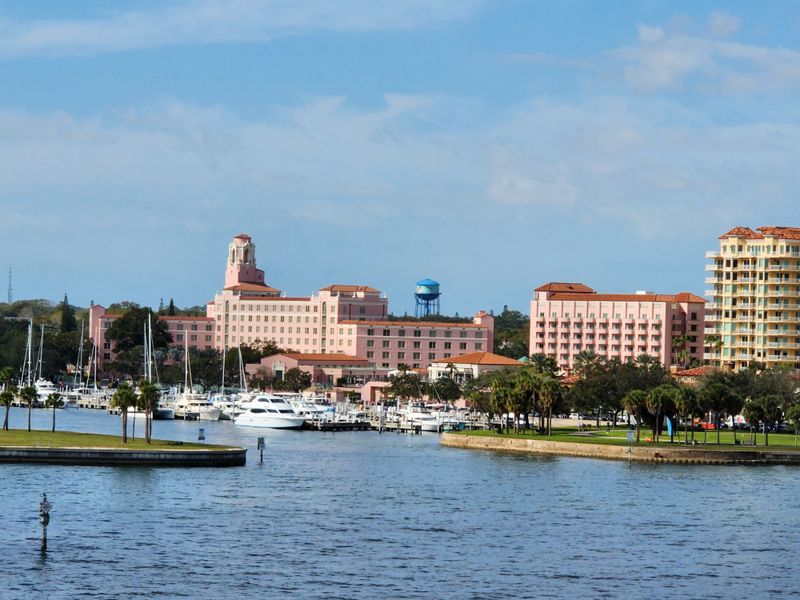 Snacks and Sips at Vinoy Basin