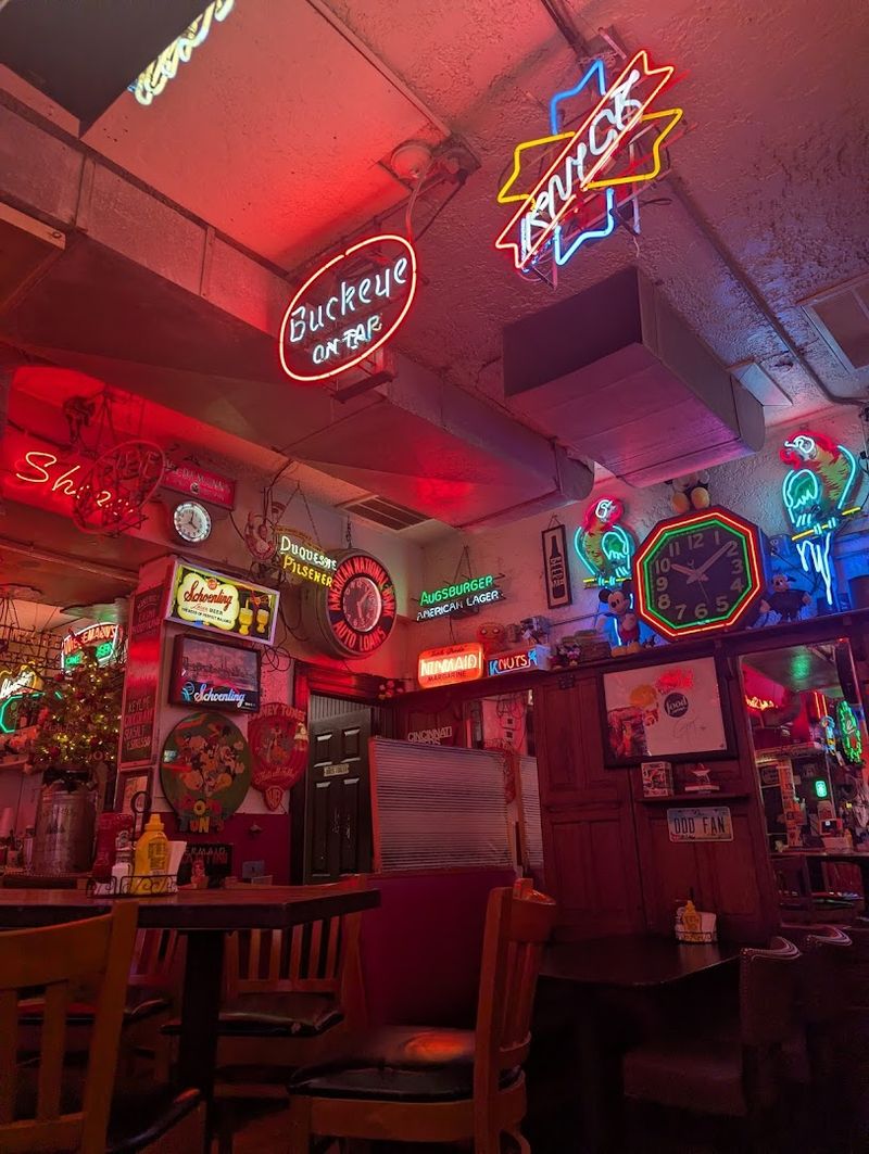 Ambiance Matters: Neon, Nostalgia, And No-Fuss Charm