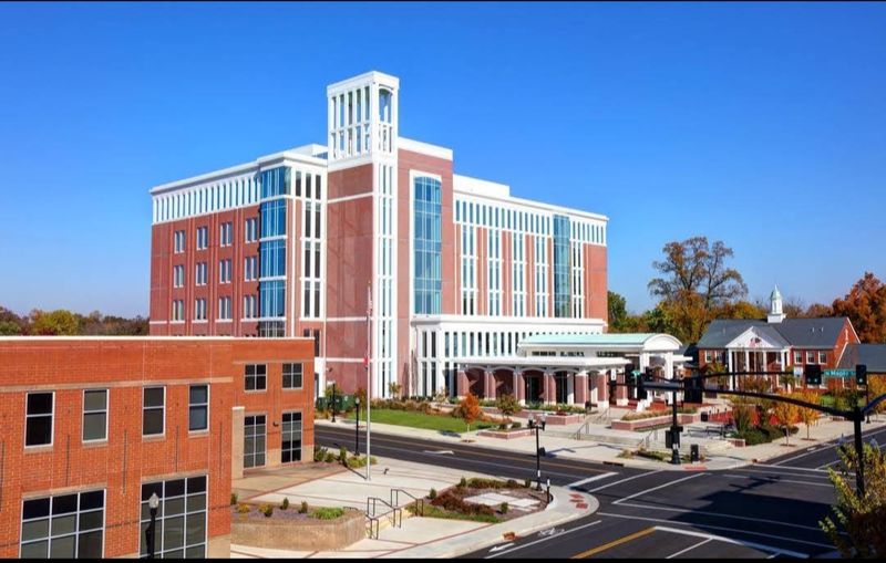 Commuter Convenience With Nashville Access