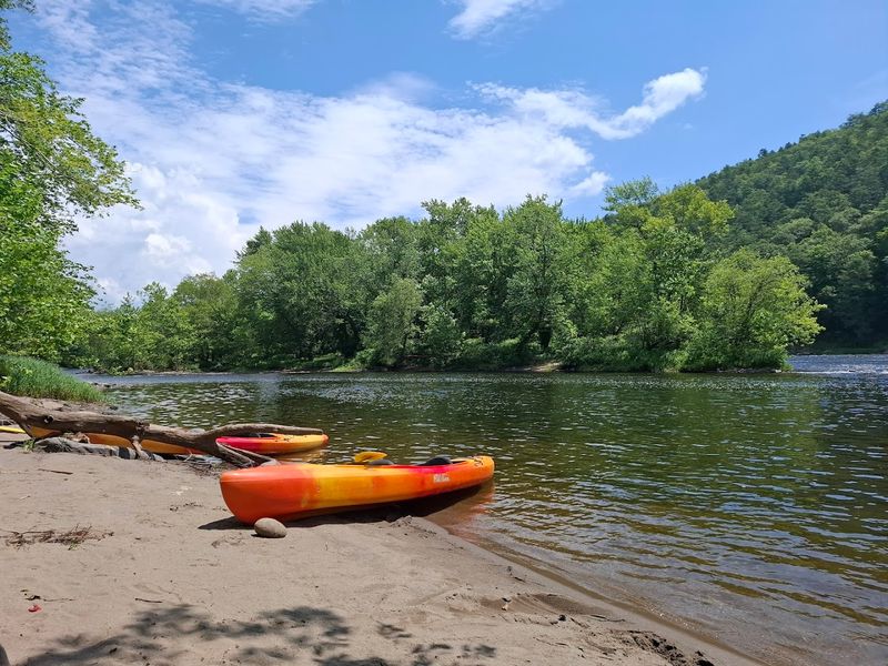 Chamberlain Canoes, Shawnee on Delaware