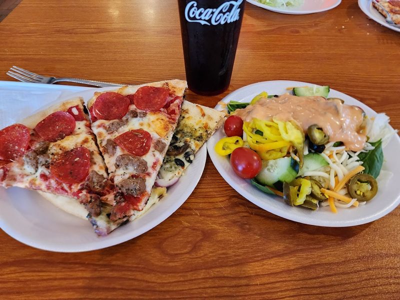 Why Locals Love This Casual Tennessee Eatery