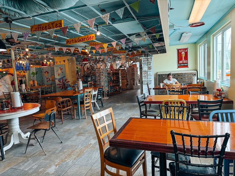 Ginny & Jane E's Cafe and Coastal Store