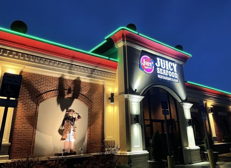 Juicy Seafood Restaurant & Bar, Warrensville Heights
