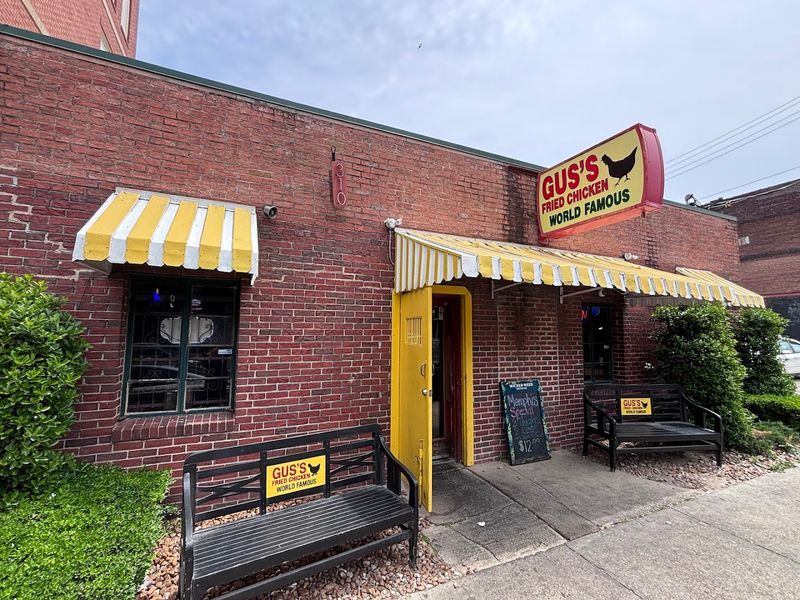 Gus&rsquo;s World Famous Fried Chicken