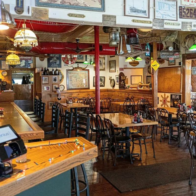 Drinks, Deals, and Service That Clicks