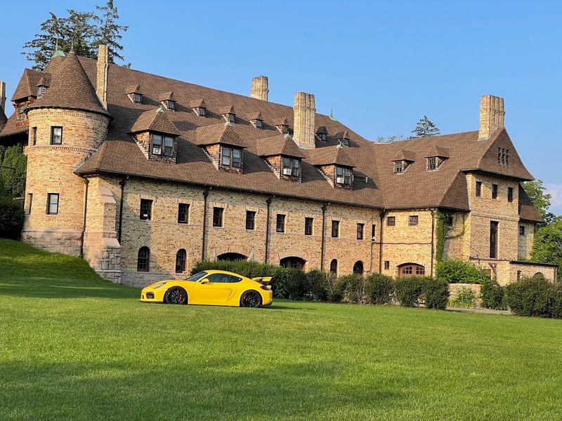 Lawn Events That Turn the Hill Into a Festival