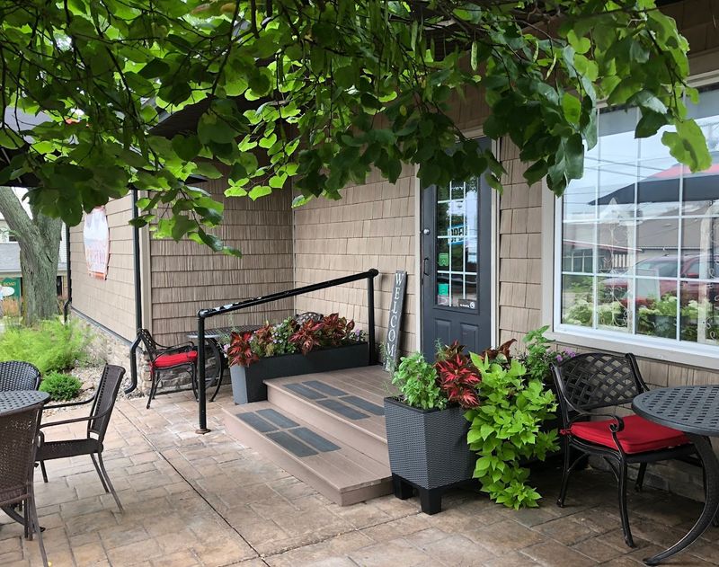 Rebecca&rsquo;s Bistro &ndash; Walnut Creek, OH