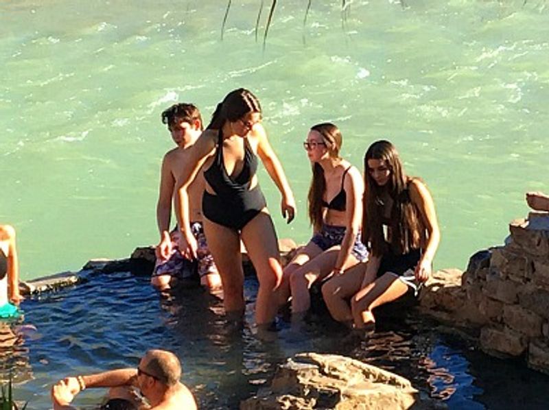 Etiquette for a small pool