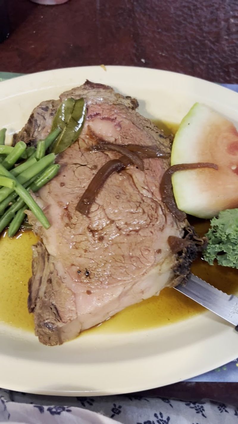 Prime Rib Fridays and Saturdays Worth Planning Around