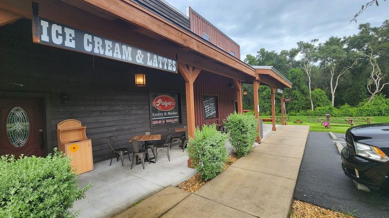 A Hidden Old-Florida Burger Joint Worth the Drive