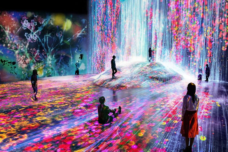 Drawing With Light: Paint the Air With Luminous Cans