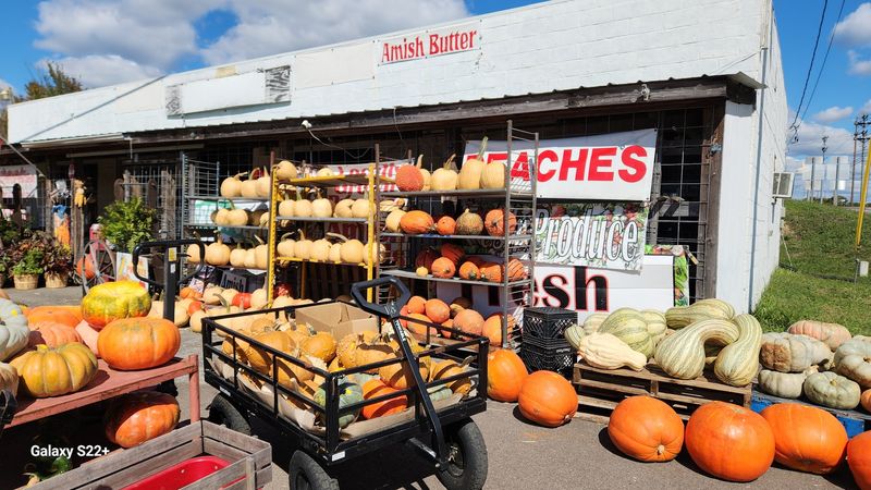 J B&rsquo;s Corner Market (Amish Store), Powell