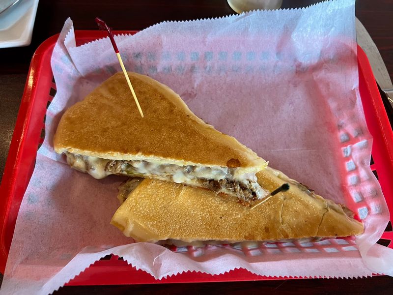 Van Van Cuban Cafe (Naples)