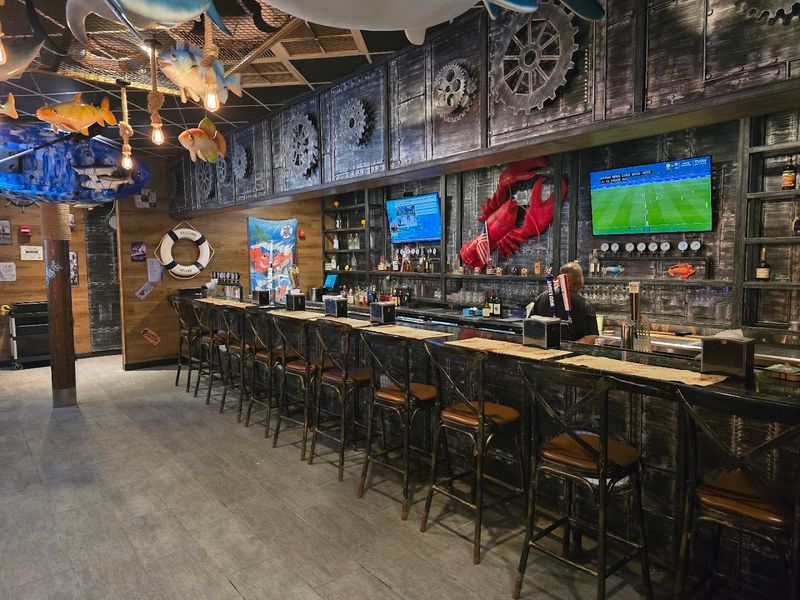 Hungry Crab Juicy Seafood & Bar All You Can Eat (Largo)