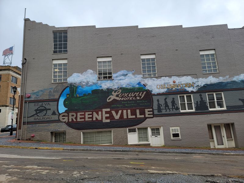 Mural Walk and Local Art