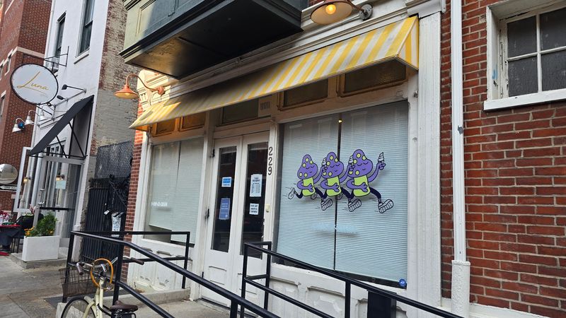 1-900-ICE-CREAM (Philadelphia)