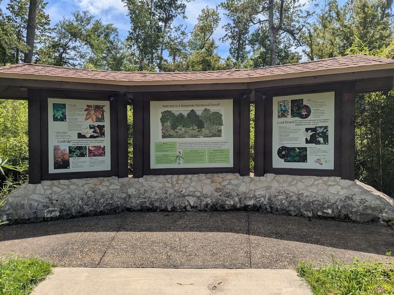 Caverns Cafe and Visitor Center Amenities