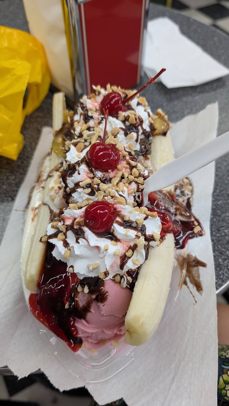 Towering Banana Splits Worth the Trip