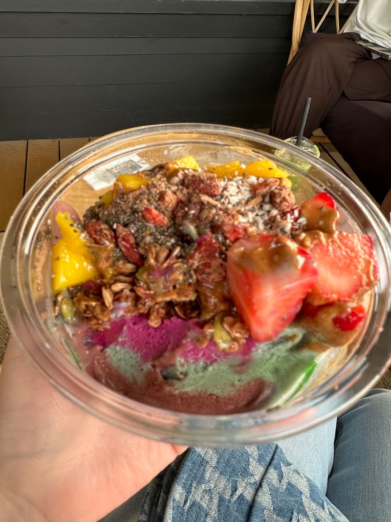 Build-Your-Own Acai Bowls With Multiple Bases