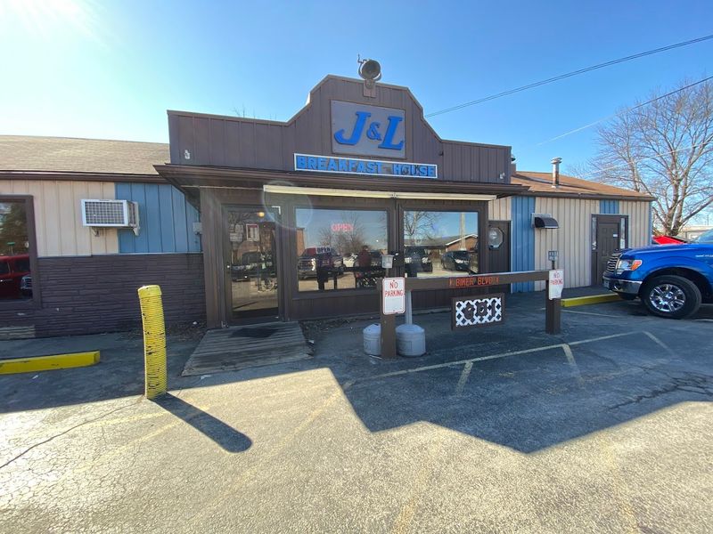 J & L Breakfast House (Marion)