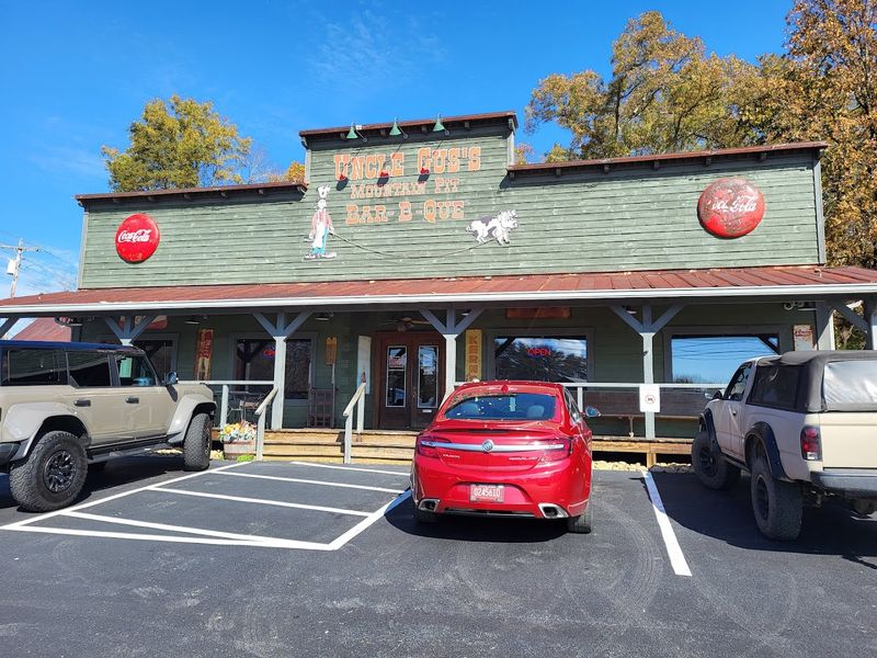 Is Uncle Gus's Mountain Pit Bar-B-Que Worth Visiting?