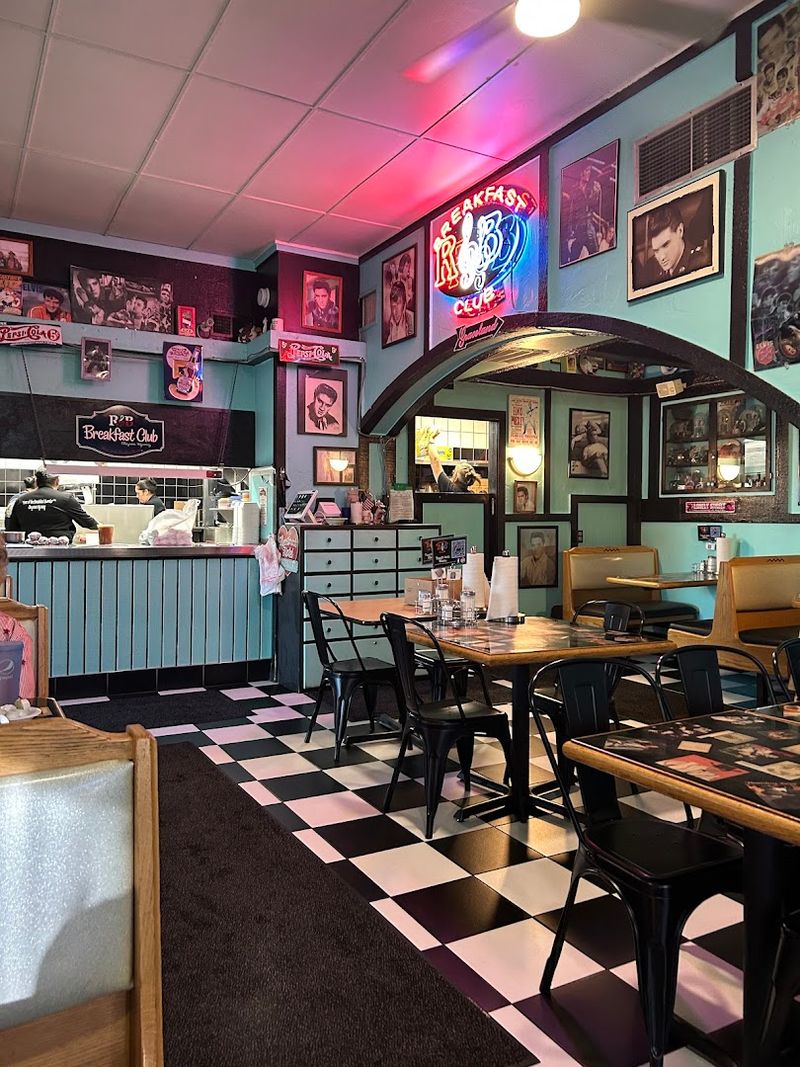 A Cheyenne breakfast institution