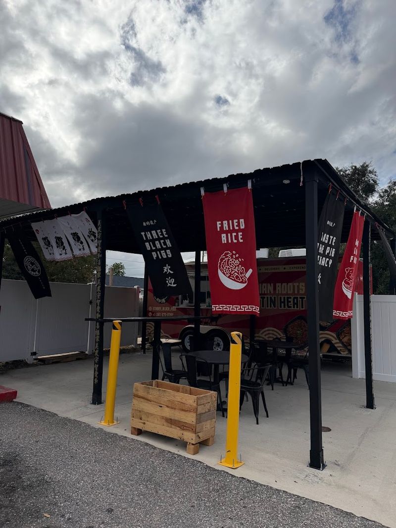 Three Black Pigs – Haines City