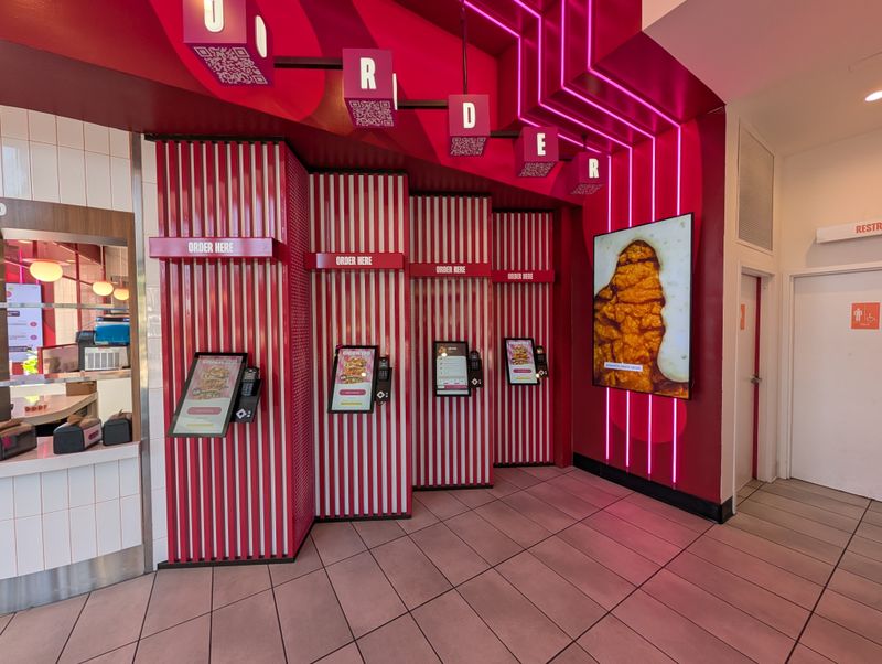 How Saucy Compares to a Traditional KFC